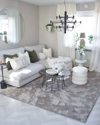 Denne produkten heter Fluffy, laget av Polyester materiale med en vakker Taupe farge – SE Mattor