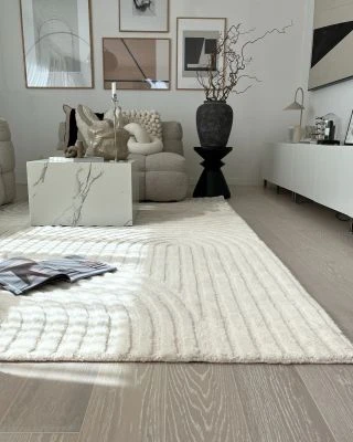 Denne produkten heter Ilona Bene, laget av Ull materiale med en vakker Offwhite farge – SE Mattor