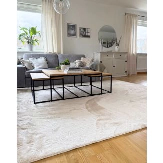 Denne produkten heter Fluffy, laget av Polyester materiale med en vakker Beige farge – SE Mattor