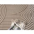 Denne produkten heter Bella Zen, laget av Polyester & Polypropylen materiale med en vakker Mørk Beige farge – SE Mattor