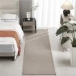 Denne produkten heter Cat, laget av Polyester materiale med en vakker Taupe farge – SE Mattor