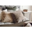 Denne produkten heter Fluffy, laget av Polyester materiale med en vakker Taupe farge – SE Mattor
