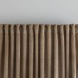 Denne produkten heter Mathilde, laget av Polyester materiale med en vakker Sand farge – SE Mattor