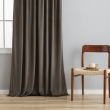 Denne produkten heter Mathilde, laget av Polyester materiale med en vakker Taupe farge – SE Mattor