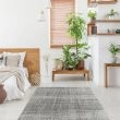 Denne produkten heter Menlo Touch, laget av Polyester materiale med en vakker Grå farge – SE Mattor