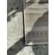 Denne produkten heter Echo Case, laget av Polypropylen materiale med en vakker Beige farge – SE Mattor