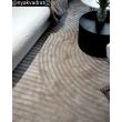 Denne produkten heter Bella Spin, laget av Polyester & Polypropylen materiale med en vakker Mørk Beige farge – SE Mattor