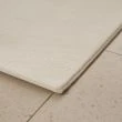 Denne produkten heter Cat, laget av Polyester materiale med en vakker Offwhite farge – SE Mattor