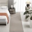 Denne produkten heter Cat, laget av Polyester materiale med en vakker Taupe farge – SE Mattor