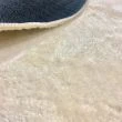 Denne produkten heter Cloudy, laget av Polyester materiale med en vakker Lys Beige farge – SE Mattor