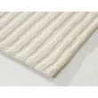 Denne produkten heter Ilona Bene, laget av Ull materiale med en vakker Offwhite farge – SE Mattor