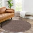 Denne produkten heter Lazy, laget av Polypropylen materiale med en vakker Greige farge – SE Mattor