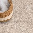 Denne produkten heter Lazy, laget av Polypropylen materiale med en vakker Sand farge – SE Mattor