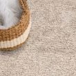 Denne produkten heter Lazy, laget av  materiale med en vakker Sand farge – SE Mattor