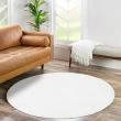 Denne produkten heter Lazy, laget av Polypropylen materiale med en vakker Hvit farge – SE Mattor