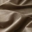 Denne produkten heter Mathilde, laget av Polyester materiale med en vakker Sand farge – SE Mattor