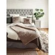 Denne produkten heter Rabbit, laget av Polyester materiale med en vakker Taupe farge – SE Mattor