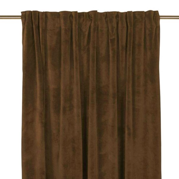 Denne produkten heter Mathilde, laget av Polyester materiale med en vakker Brun farge – SE Mattor