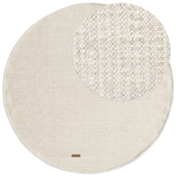 Denne produkten heter Molly, laget av 80% Ull & 20% Bomull materiale med en vakker Offwhite farge – SE Mattor