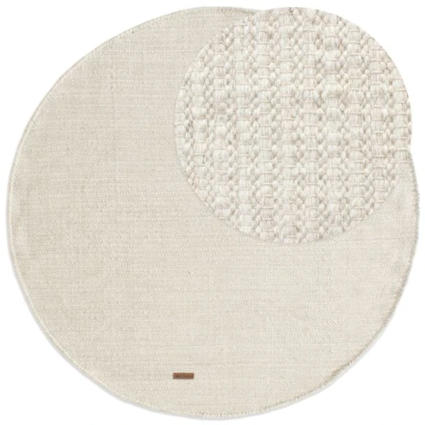 Denne produkten heter Molly, laget av 80% Ull & 20% Bomull materiale med en vakker Offwhite farge – SE Mattor